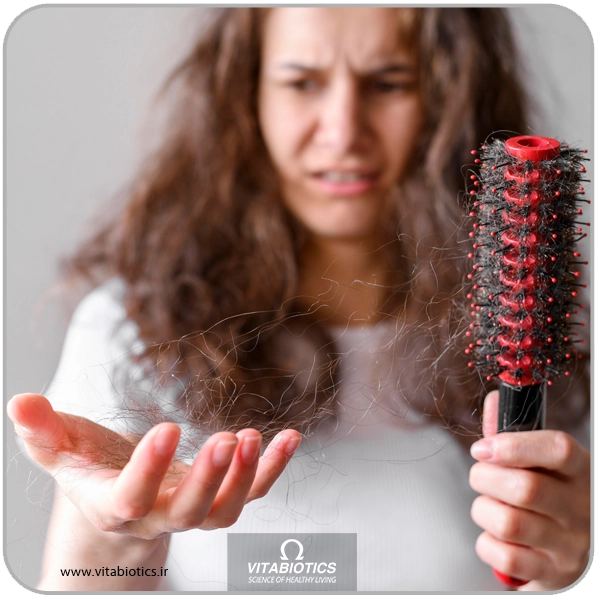 ریزش مو یکی از علائم چهل سالگی یک زن